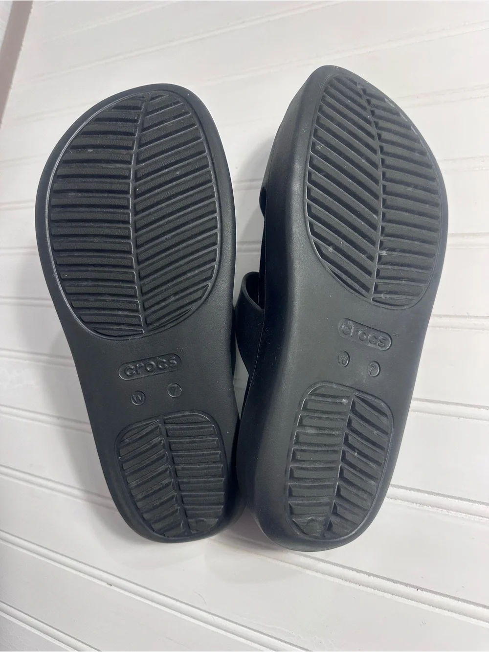 Crocs Getaway Platform Toe Loop sandals women’s 7 black